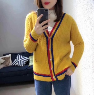 ラインケーブル編みニットカーディガン