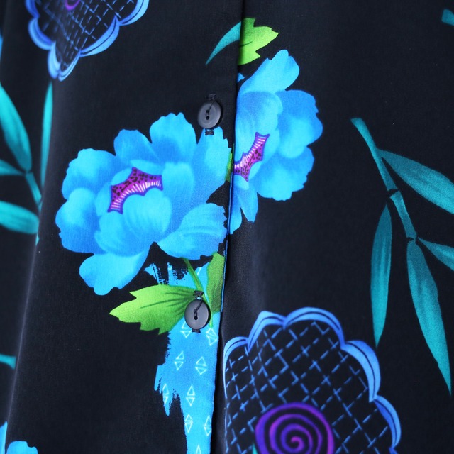 "花柄" black base beautiful blue flower pattern over silhouette h/s shirt