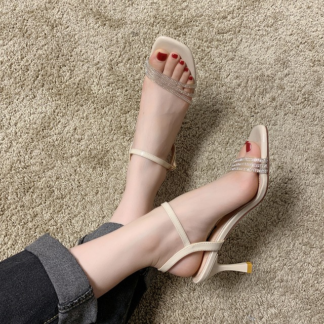 女性の妖精の風のサンダル2020夏の新しいバージョンの薄いバンドのラインストーンネット赤のファッションinsタイドヒール 部族の婦人靴4441065