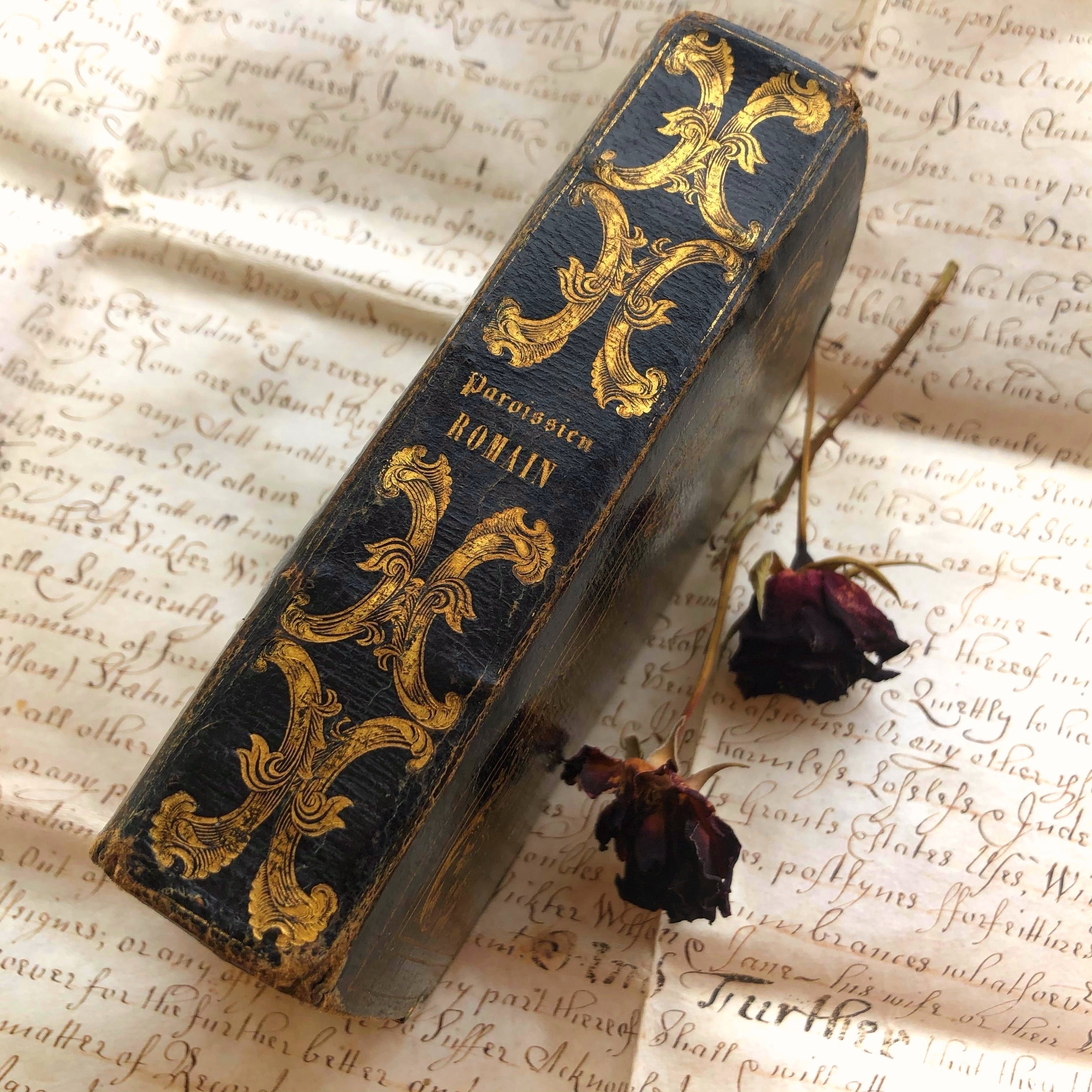 黒い祈祷書 | メルキュール骨董店