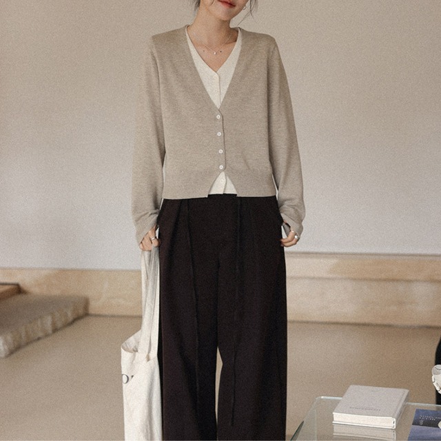 layered v-neck knit cardigan　J00427