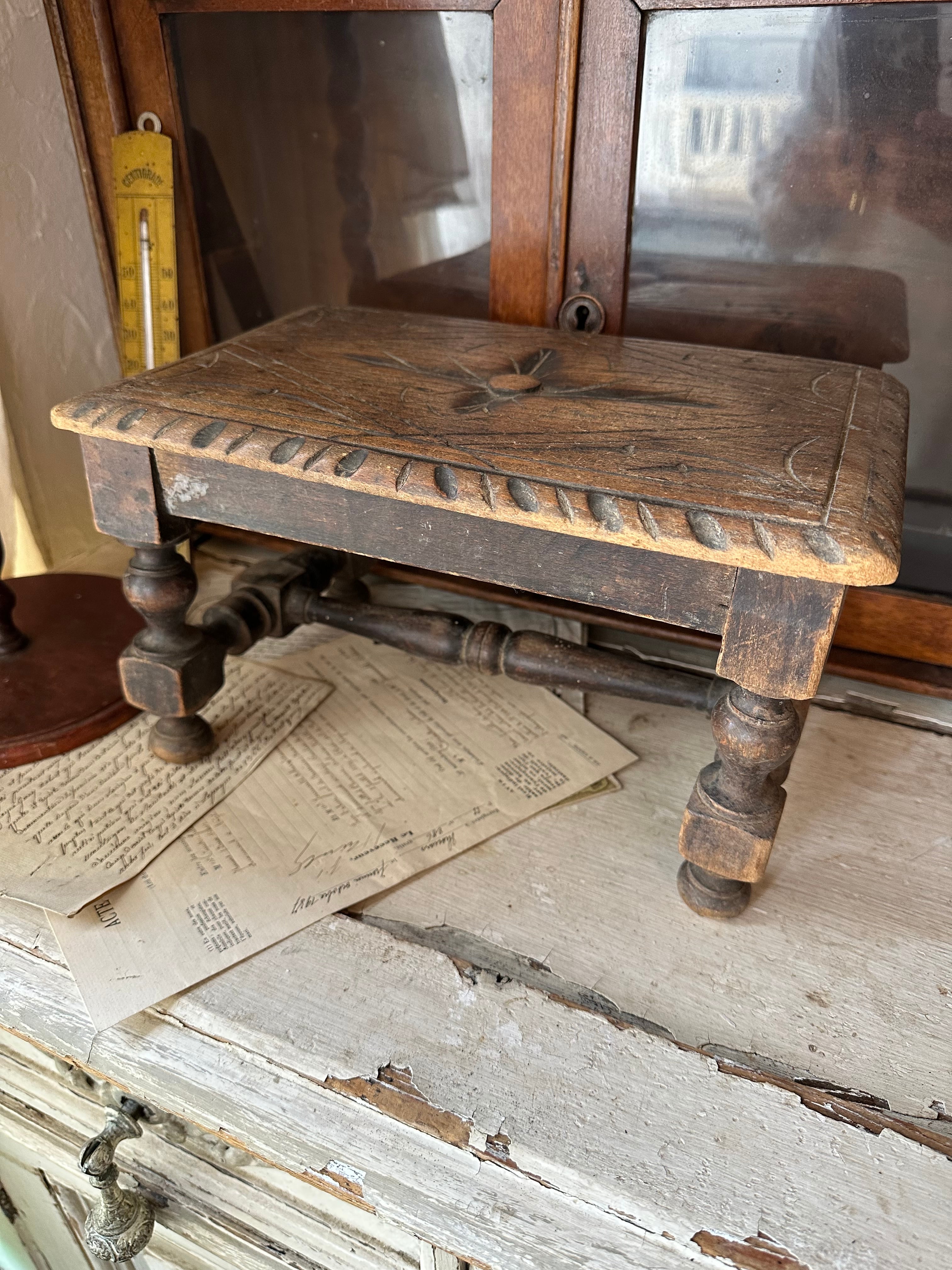 ダークブラウンの木製ステップ台 踏み台 | Brocante de La Cocotte
