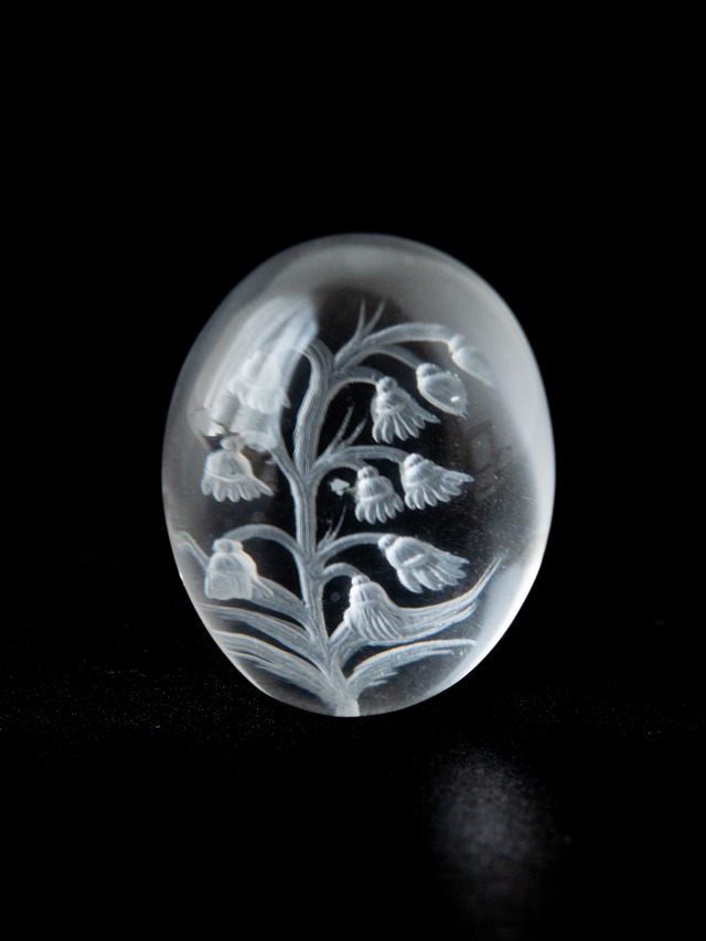 ハンドカービングクォーツ - a11