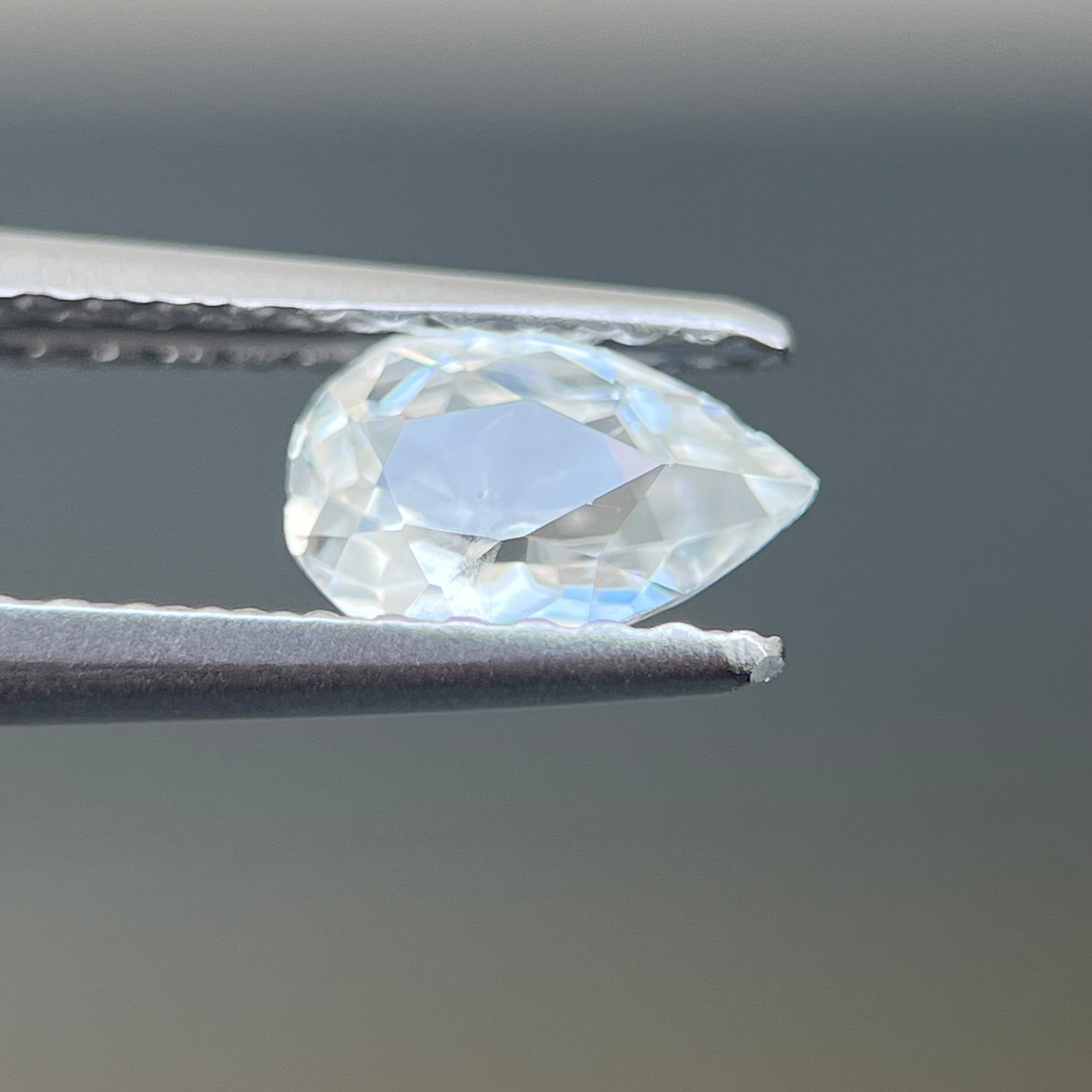 スリランカ産非加熱天然ホワイトサファイア スリランカ産非加熱天然ホワイトサファイアルース | トシッタ ジェムズ