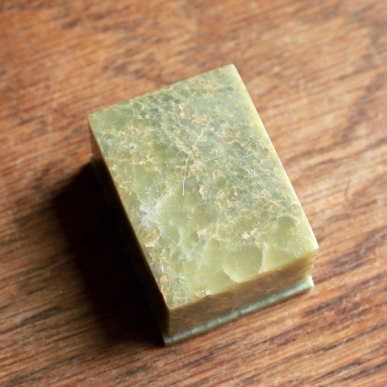 天然石でできた、可愛いお花の小物入れ｜花柄インレイ ヴィンテージ小物入れ