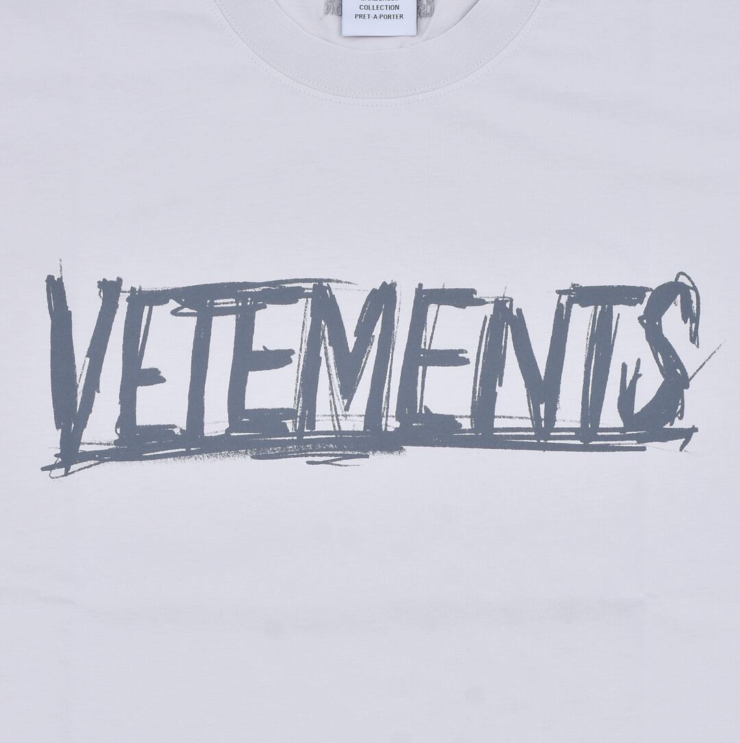 VETEMENTS】WORLDTOUR LOGO T-SHIRT | AYIN