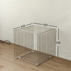 ワイヤーフレーム家具 モダンインテリア スタイリッシュ収納 キューブ型 サイドテーブル 北欧風 ミニマルデザイン メタルフレーム 多機能家具 おしゃれ インダストリアル