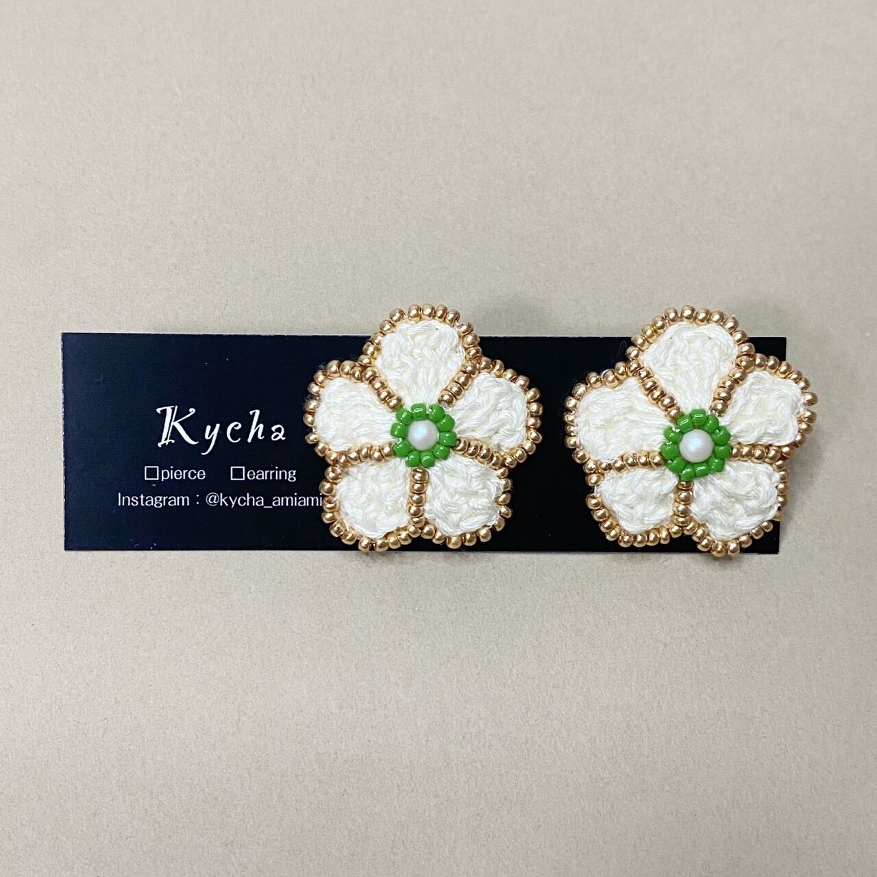 サージカルステンレス⭐︎ビーズ刺繍ピアス 編みモチーフピアス 星型ビーズ×グリーン サージカルステンレス | Kycha