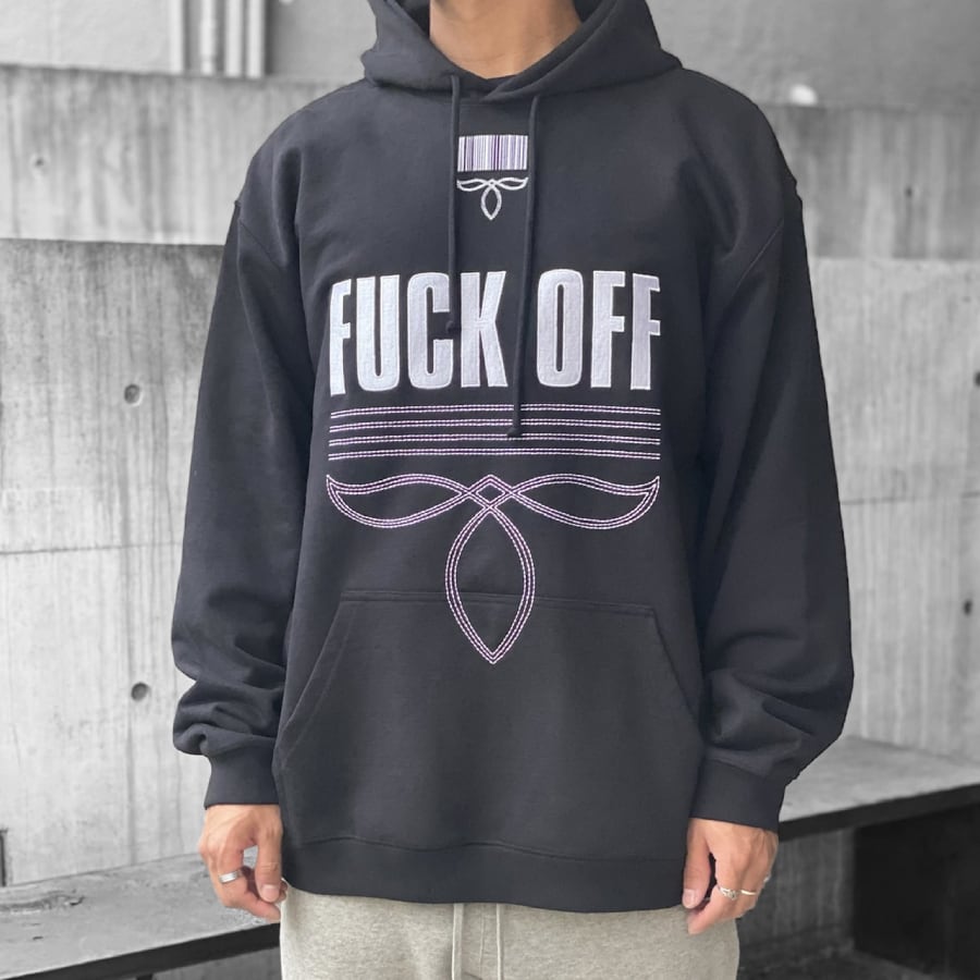希少XXLサイズ】ヴェトモン☆刺繍ロゴ入りパーカー FUCK OFF 希少XXLサイズ】ヴェトモン☆刺繍ロゴ入りパーカー FUCK OFF