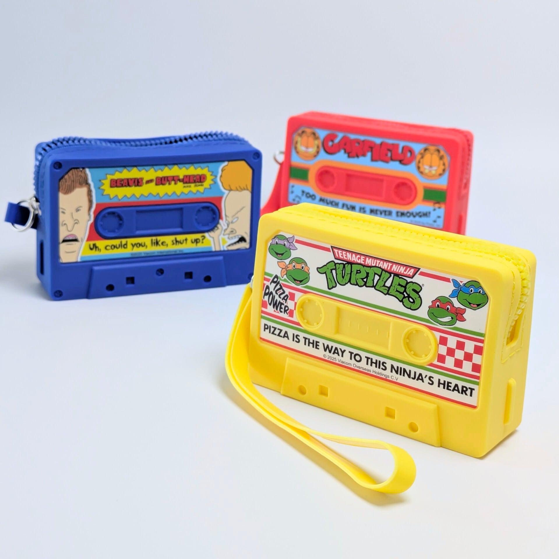 【 BeavisandButtHead(ビーバス&バットヘッド)】SILICONE POUCH ( シリコーンポーチ ) カセットテープ型 ストラップ付き / 小物入れ / コインケース / コスメポーチ / シリコン〚アメリカン雑貨 アメトイ〛