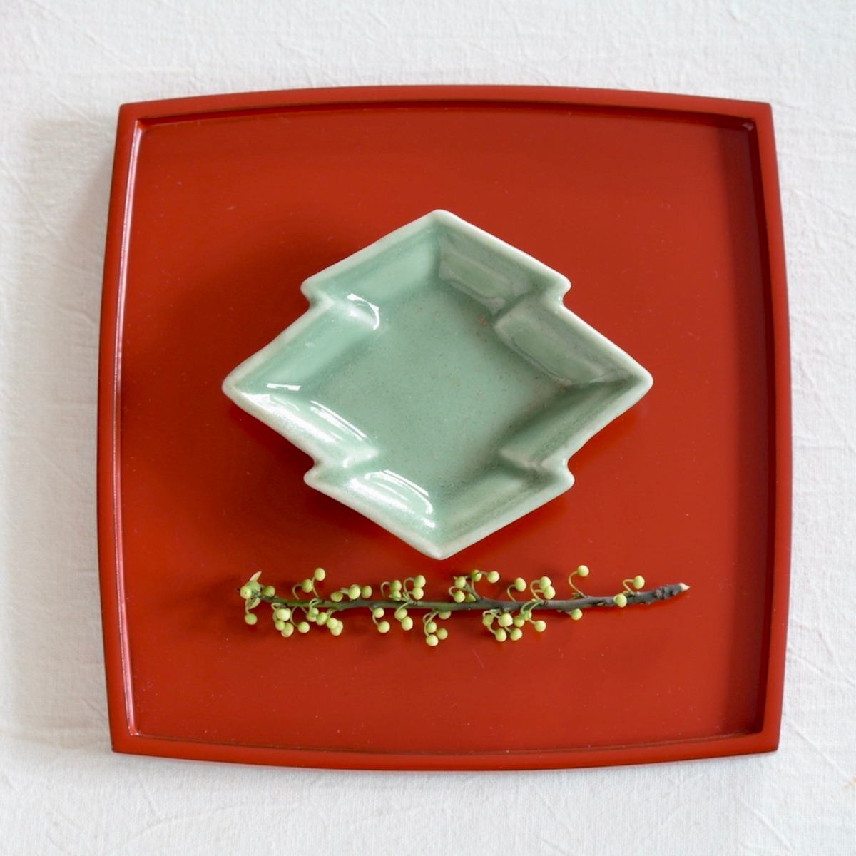 50137】 三田青磁 菱 手塩皿（1個） 江戸/ Mita Seiji small plate 