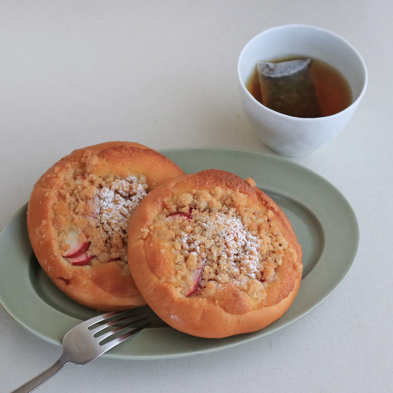 【冷凍】富良野花七曜 紅玉リンゴとアーモンドクリームのブリオッシュ パン 2個セット * 北海道産小麦 大雪なたまご 北海道がつまったこだわり素材ブリオッシュ