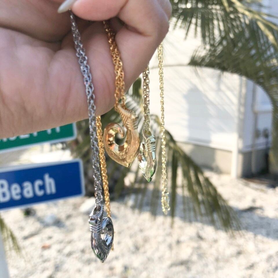 ミニフィッシュフックネックレス 24K(ゴールド)、グリーンゴールド￥11000＋tax