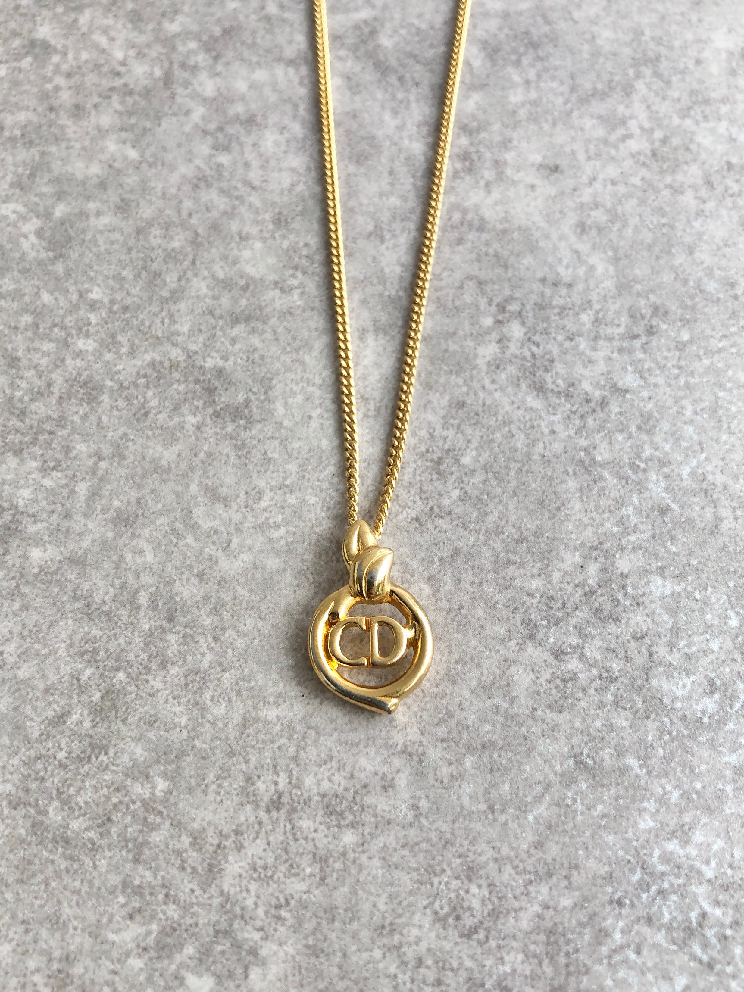 DIOR クリスチャンディオール サークル CD ロゴ フープ ピアス