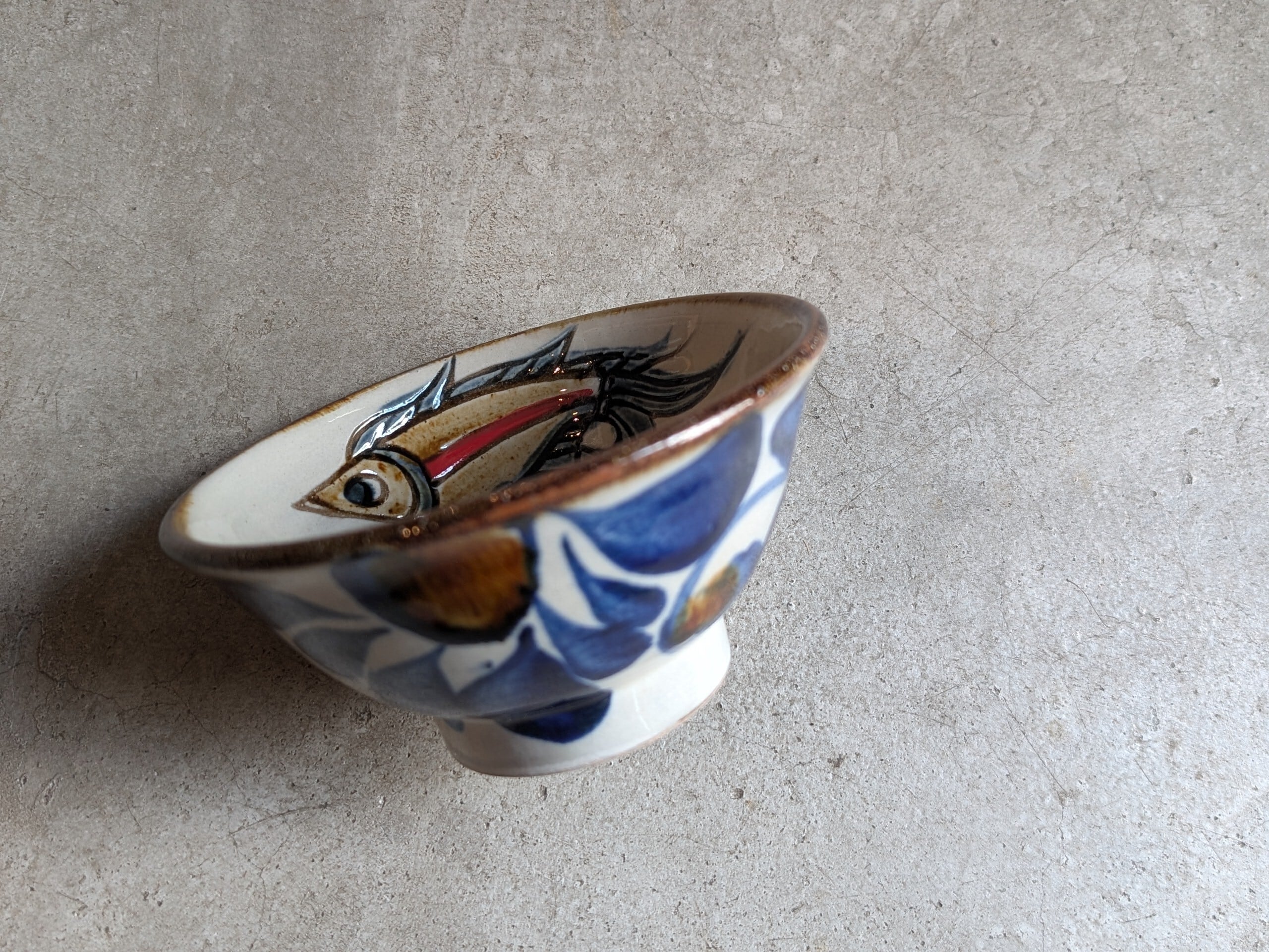 やちむん マカイ4寸（コバルト唐草魚紋） | 秀陶房 | inoya | Basic