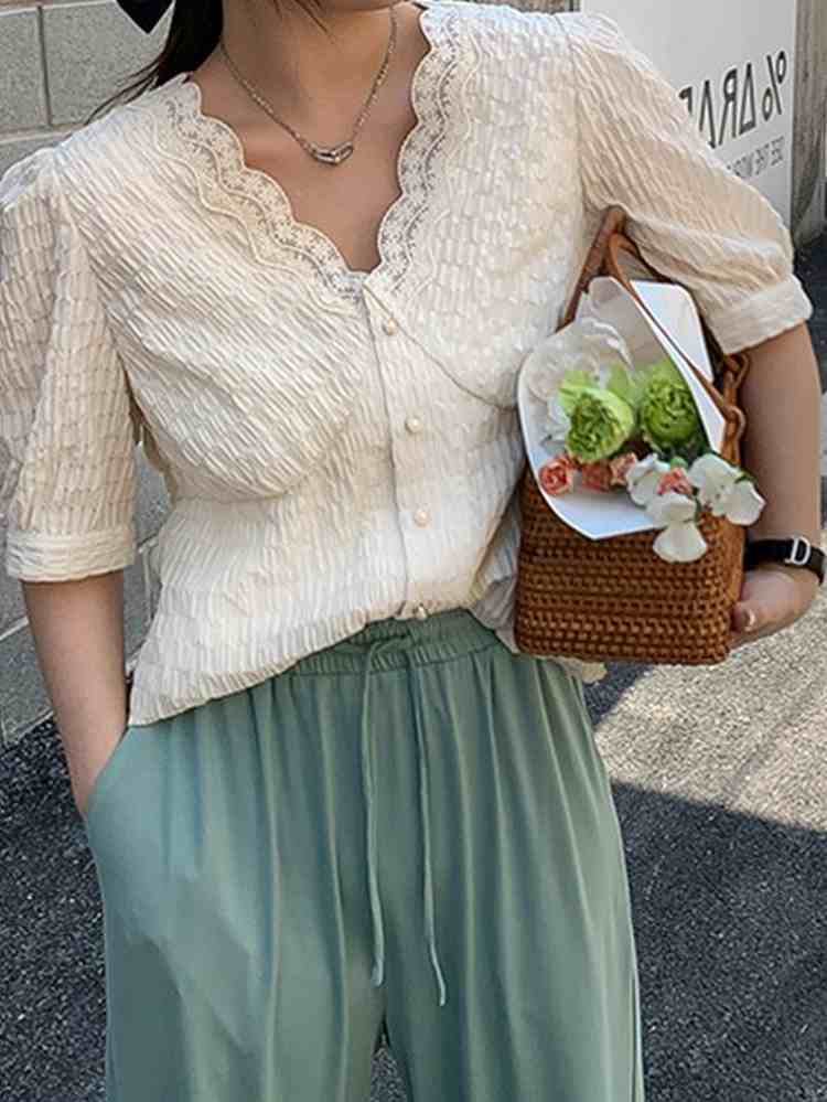 くしゅくしゅ生地とレースが大人可愛い ブラウス 上品 ガーリー 大きいサイズ 韓国 CH9054