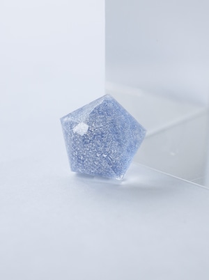 Dumortierite in Quartz cut by Canna Oshiro -03