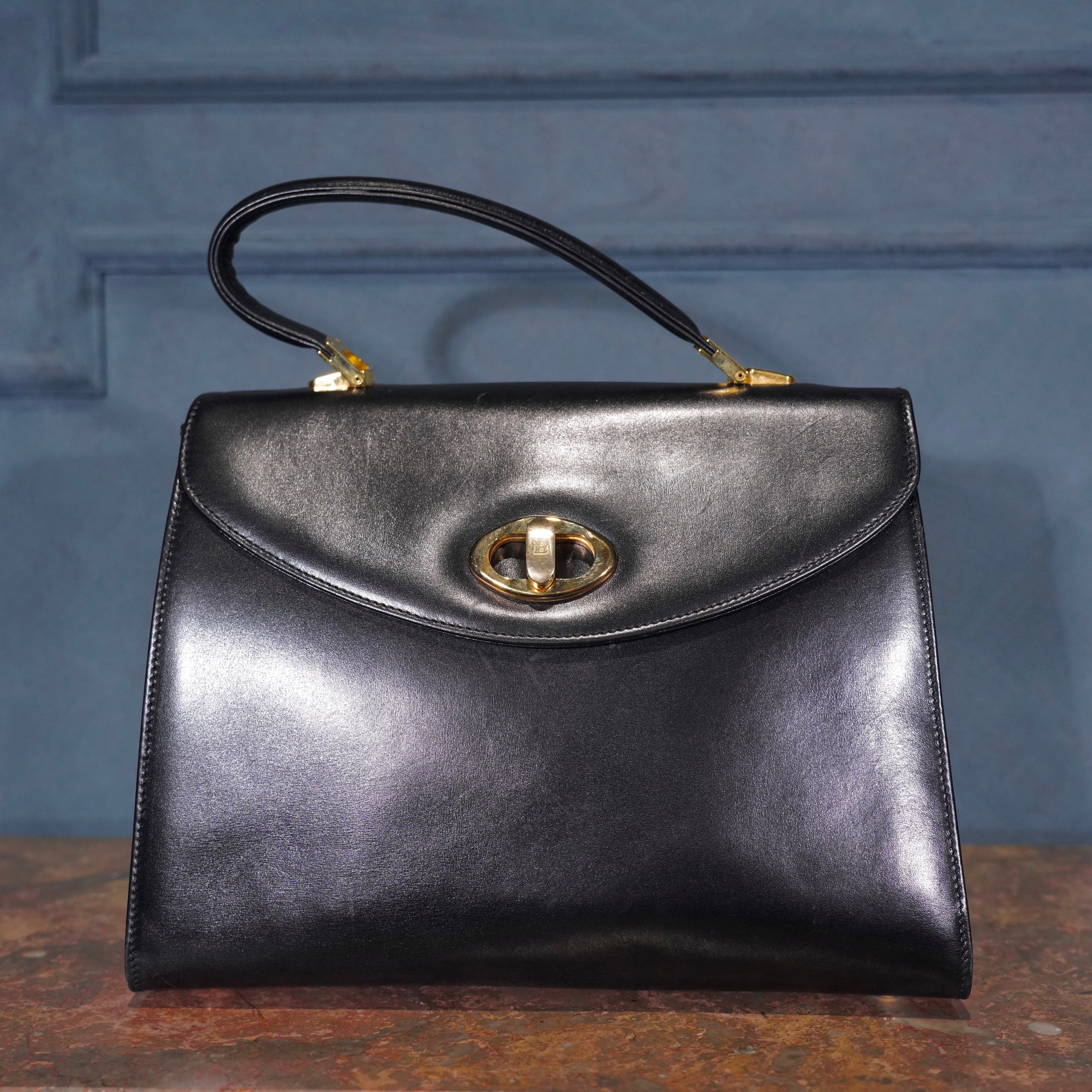 GIVENCHY LOGO BUTTON DESIGN LEATHER HAND BAG/ジバンシィロゴボタン