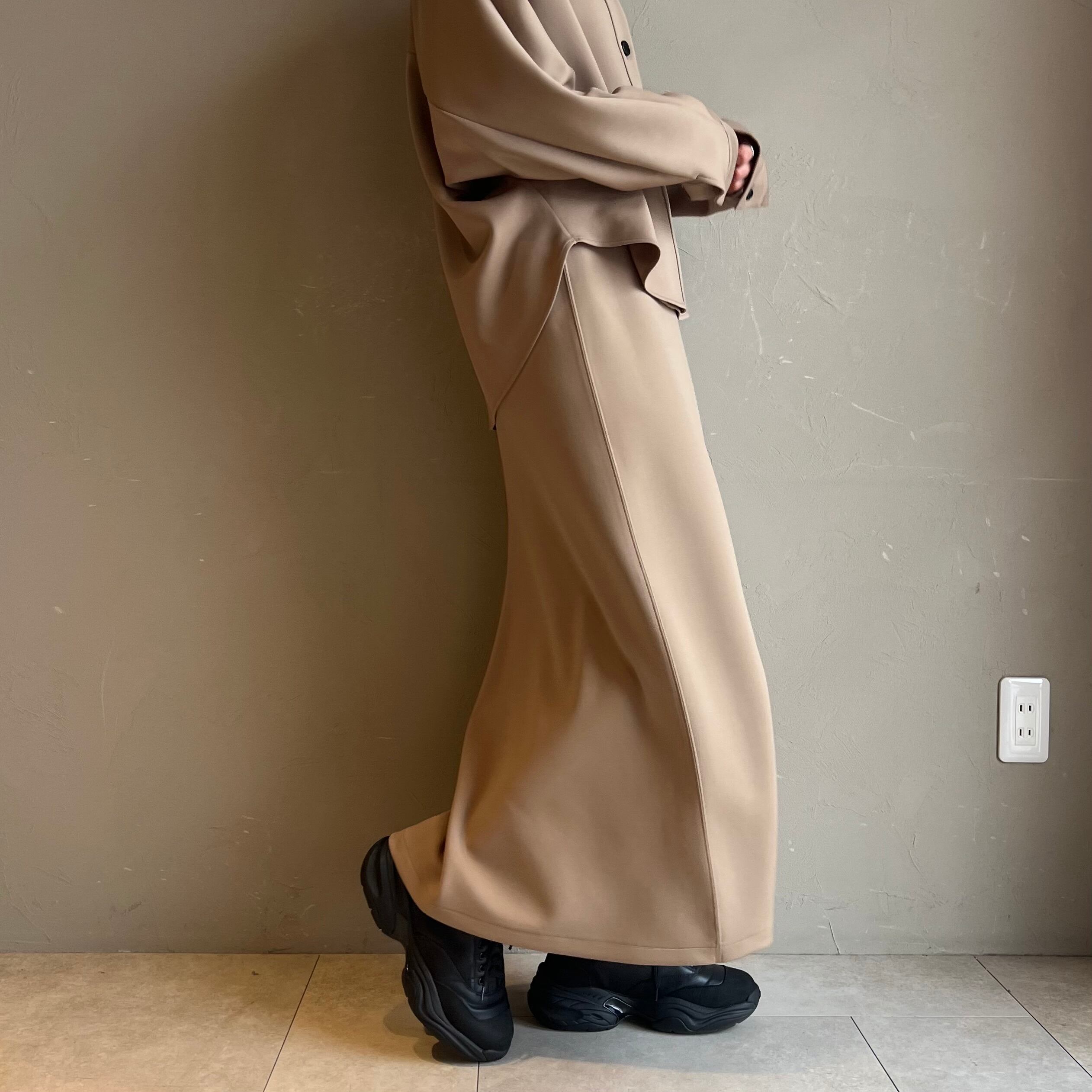 アンプレガント　バックフレアニット　ベージュ Frill pants | anplegant