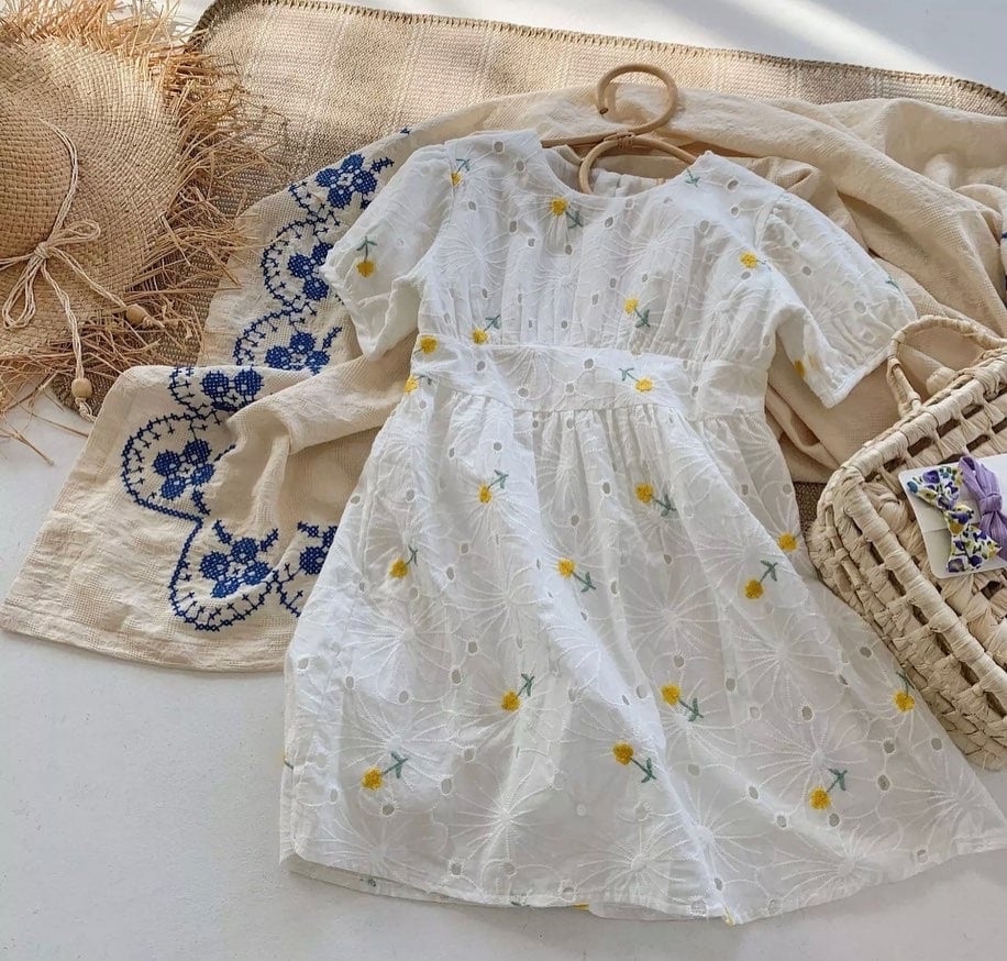 たんぽぽレースワンピース……花柄 フラワー プチプラ ドレス 女の子 ホワイト ナチュラル 海外子供服