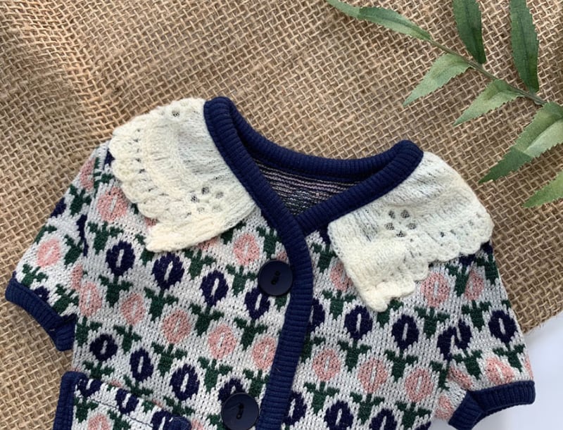 【SALE】 lovely knit cardigan XS ~XL / 犬服 ニット カーディガン 花柄 トップス アウター 秋冬 新作 暖かい 長袖 ドッグウェア アウター お揃い 可愛い 犬の服 ワンコ服 猫 b7