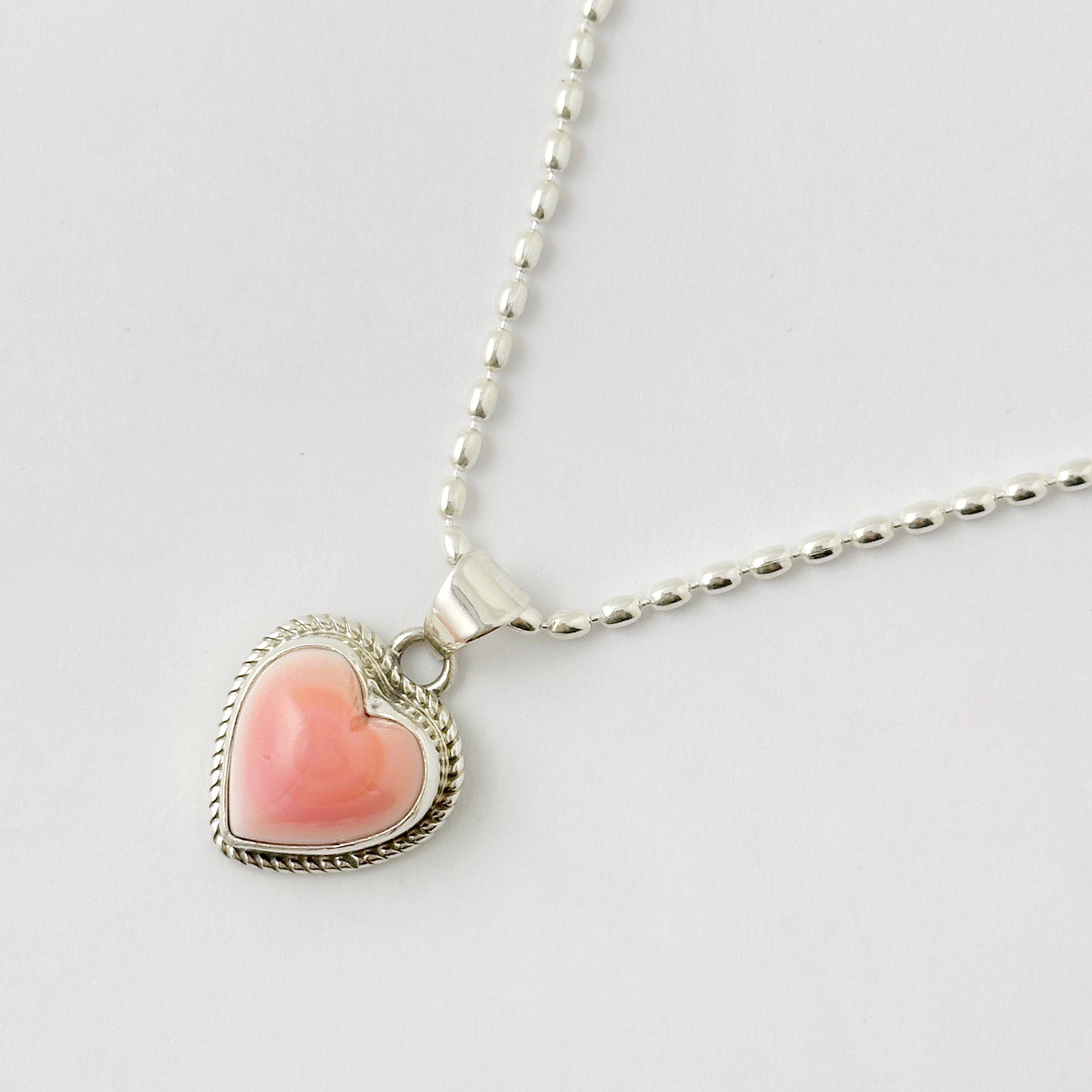 《Indian Jewelry 》SHIRLY HENRY ハート コンクシェル ペンダント ネックレス