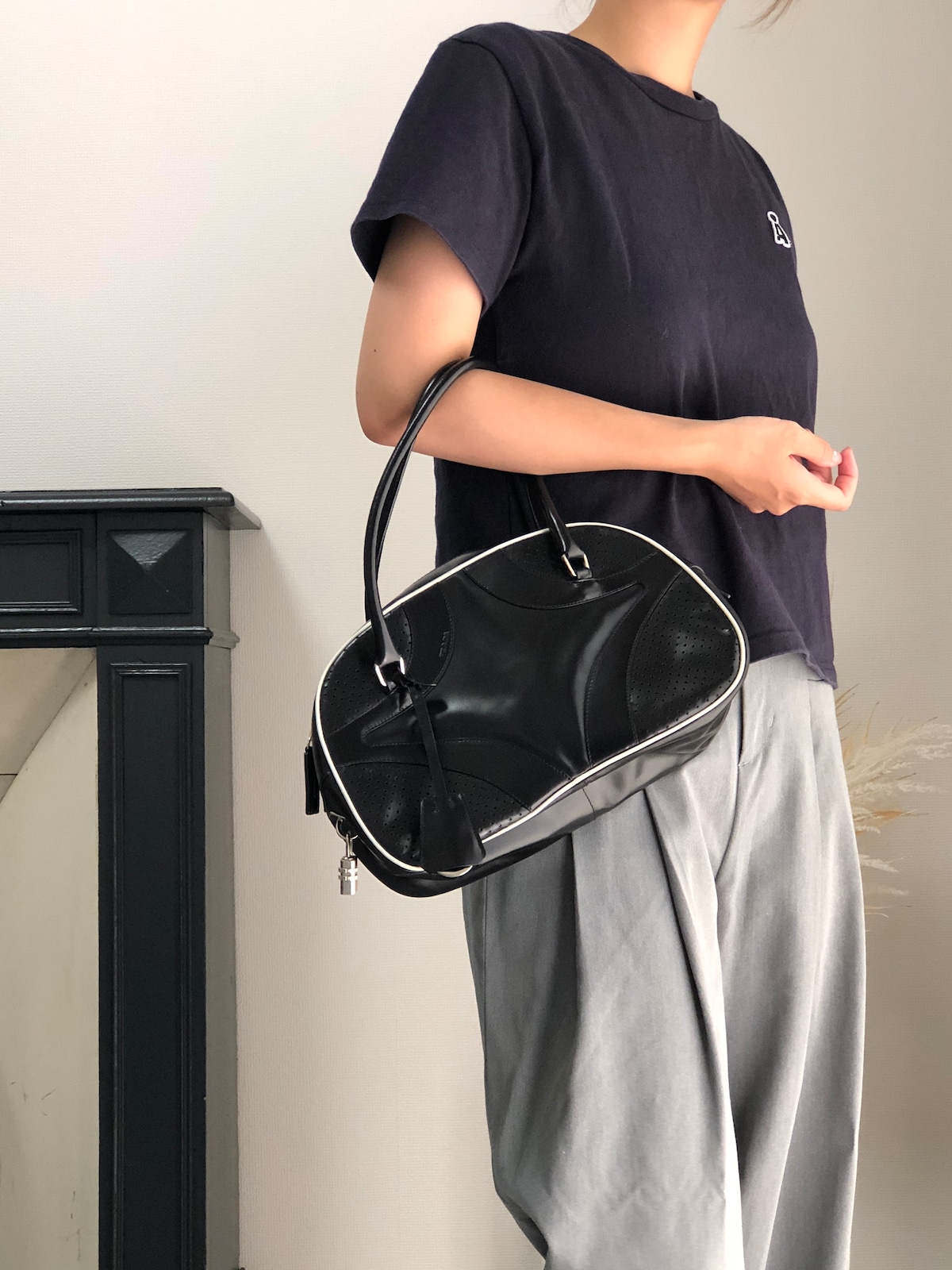 PRADA プラダ ハンドバッグ ブラック カデナ パンチング レザー ミニ 