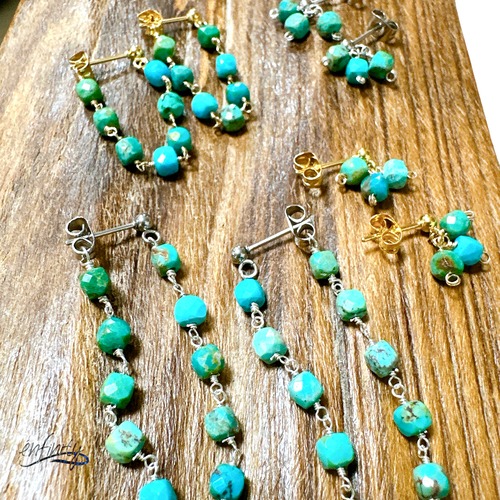 プチピアス　ターコイズ・キューブ