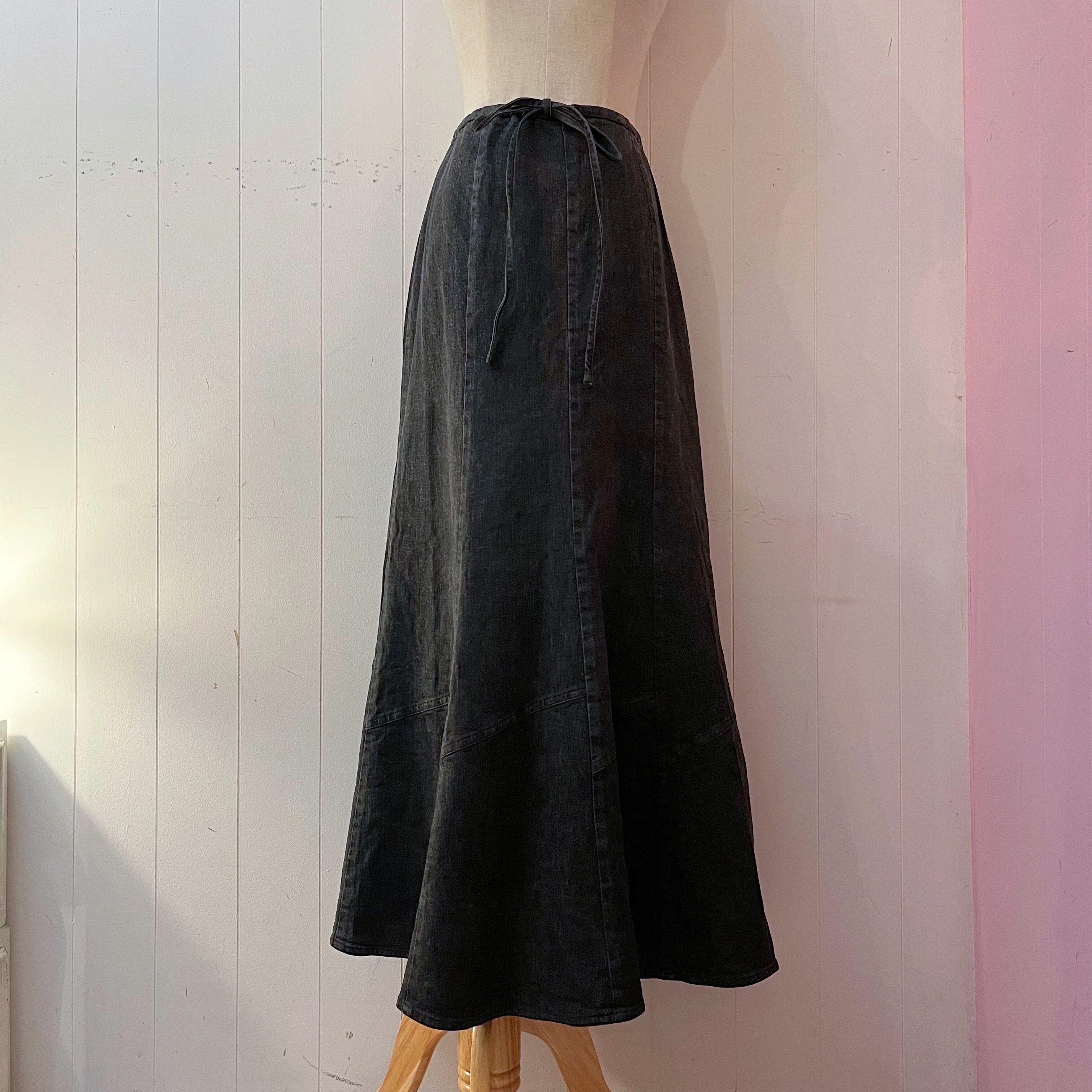 black denim seams flare skirt