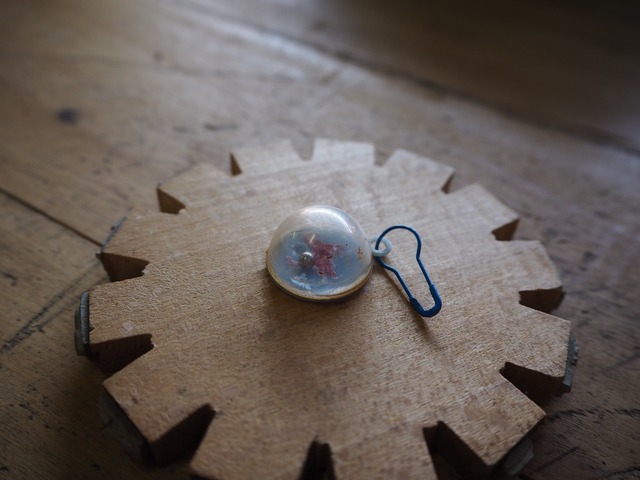 AMERICA ~1960’s Vintage celluloid charm