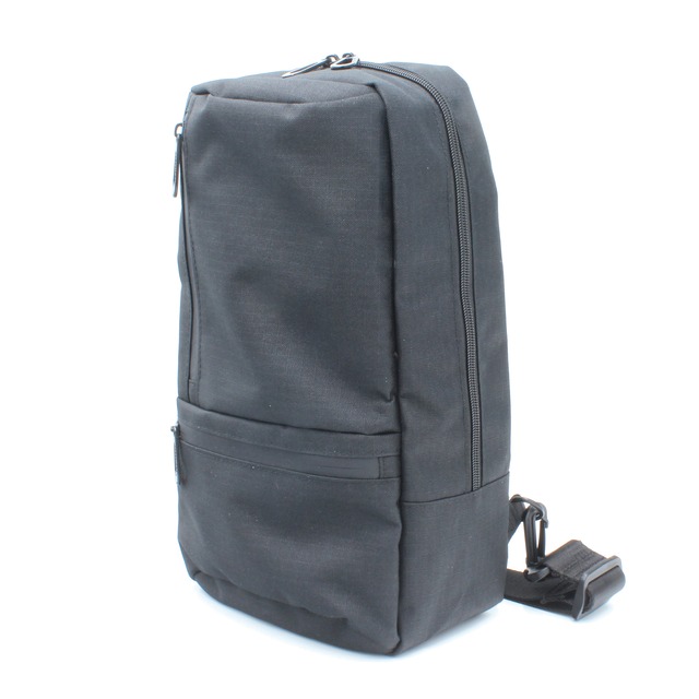"HAYWARD" 　BASIC SQUARE SLING BAG　MAT RIPSTOP MODEL