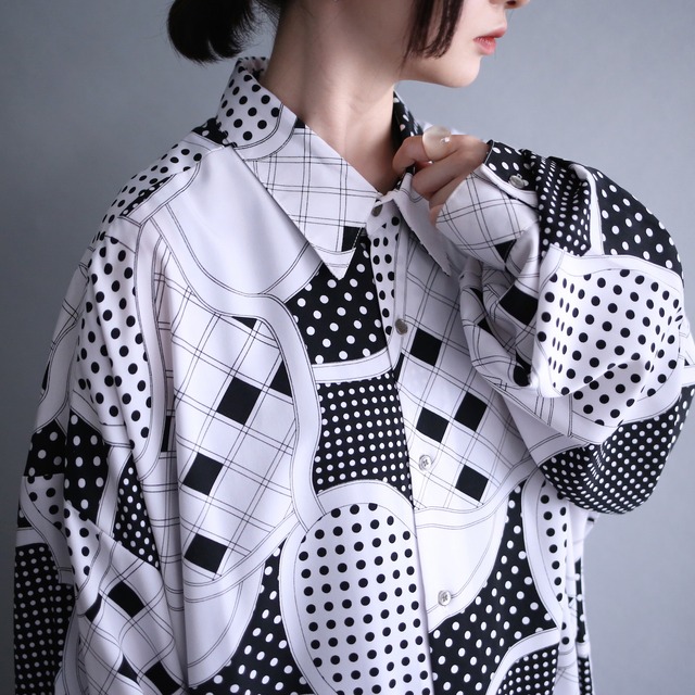 "黒×白" multi art pattern XXXX over size box silhouette shirt