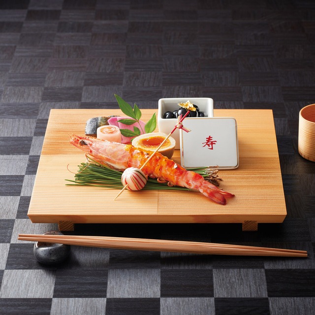 木曽杉 市松盛器＜正角＞ 【クリアー/古代色】＜日本製＞光の方向により表面の立体感が変化