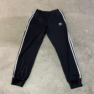 Adidas アディダス ジャージパンツ ワンポイント刺繍 ロゴ ジョギーパンツ ライントラックパンツ レディースs相当 ブラック 黒色 古着 ボーイズ企画160 ロングパンツ Cave 古着屋 公式 古着通販サイト