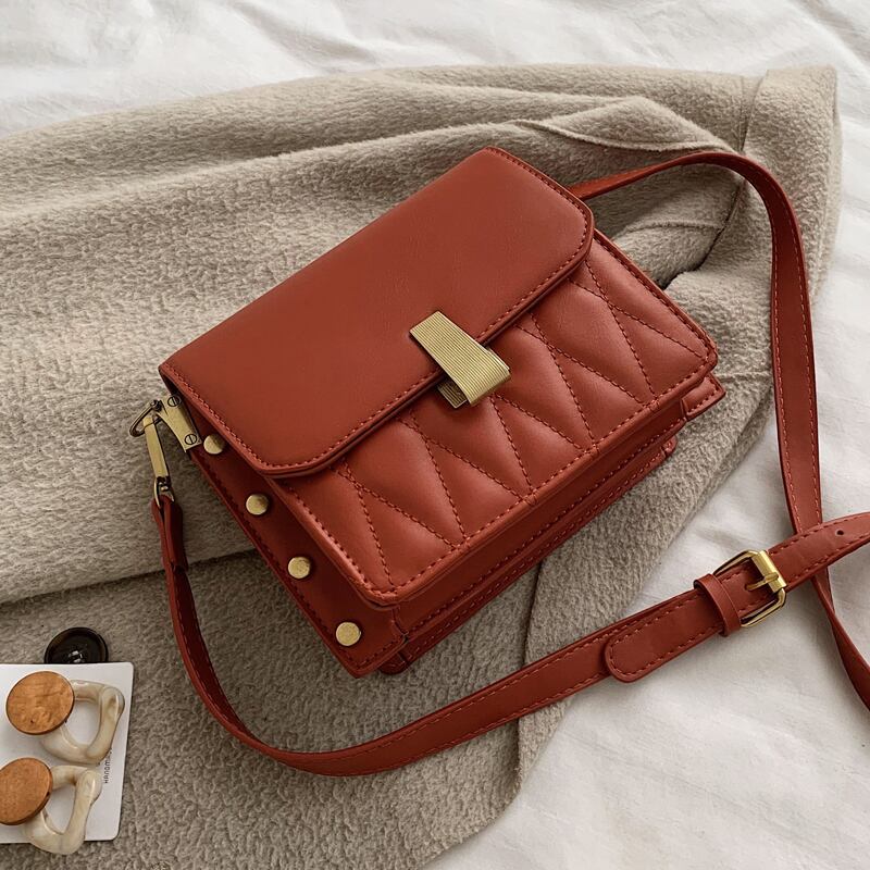 ウエスタンスタイルのセンススモールバッグ女性2020人気のワイルドテクスチャーメッセンジャーバッグの新しいトレンドバージョンファッショナブルなスモールスクエアバッグ 手作りハンドバック45298950194