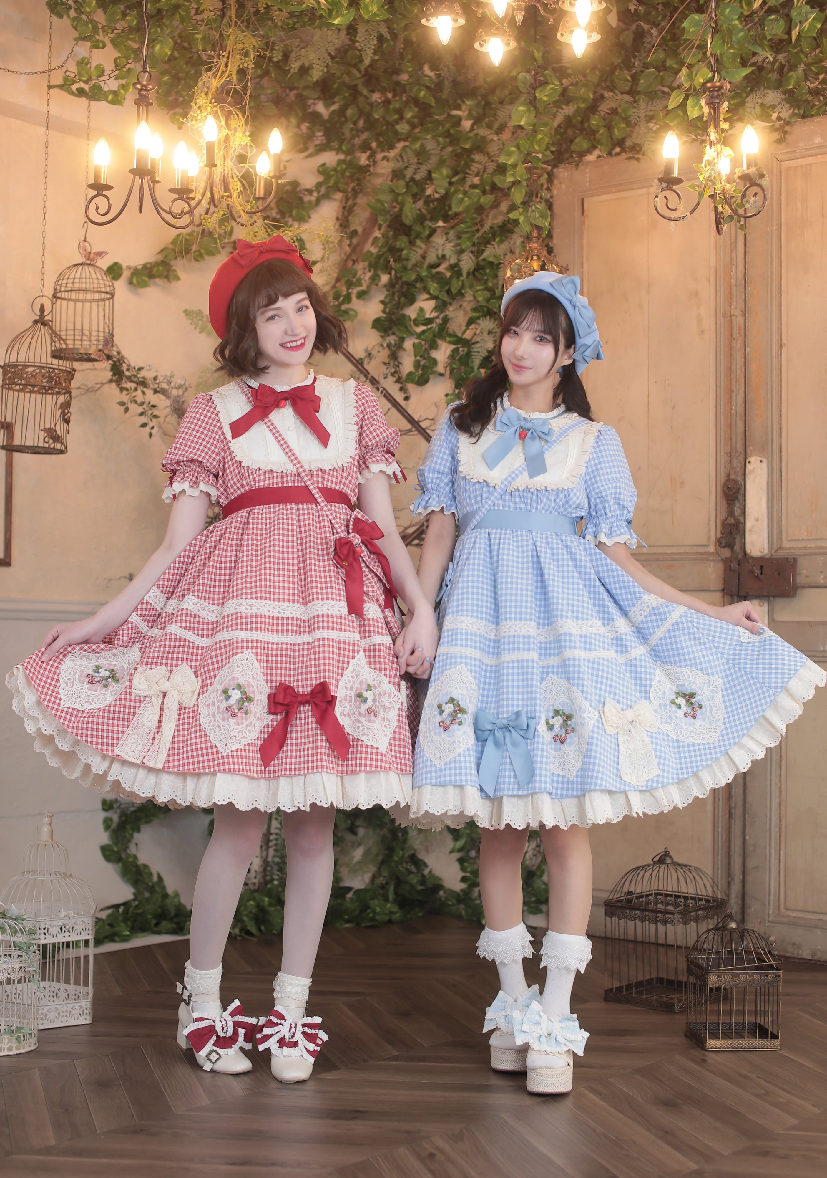 ストロベリー・リボンブーケ ギンガムチェックパフワンピース