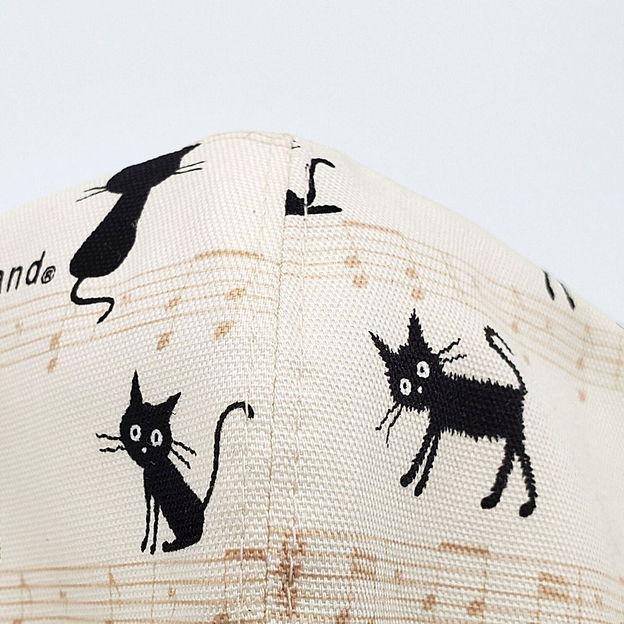 マスクもファッション！洗えるオシャレでかわいい黒猫(5線譜)