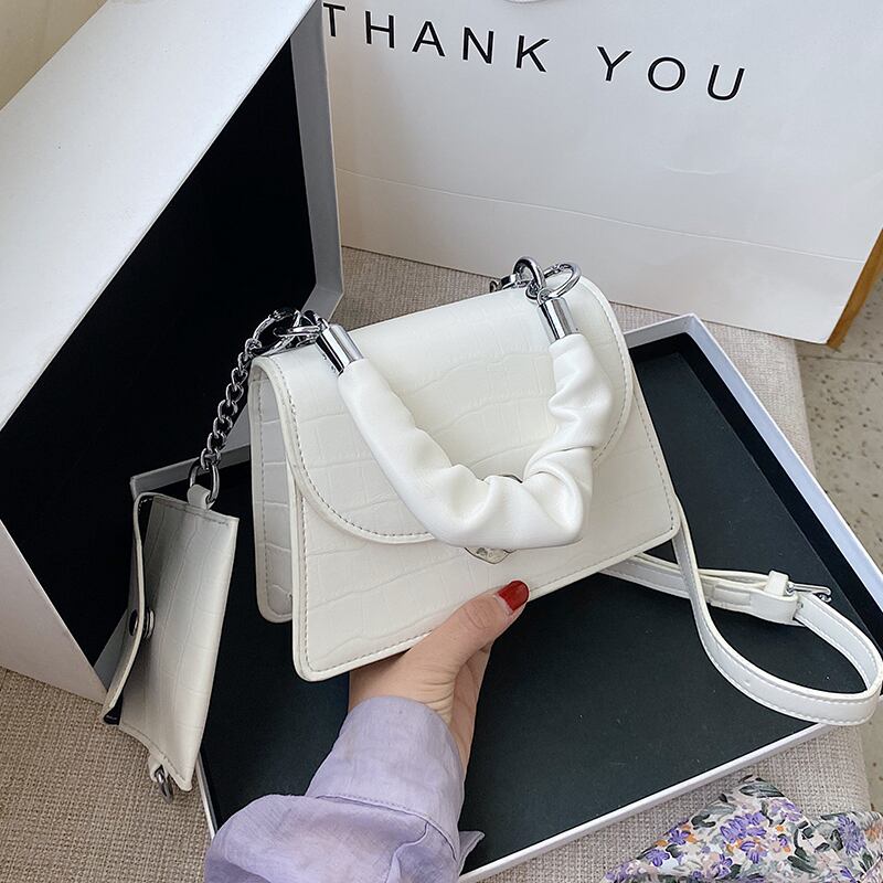 小さなバッグ女性バッグ2020ニューウェーブクロスボディバッグ夏のファッションチェーンバッグポータブルクロスボディバッグネット赤小さな正方形バッグ Tiancai_Wing_Bag7316587