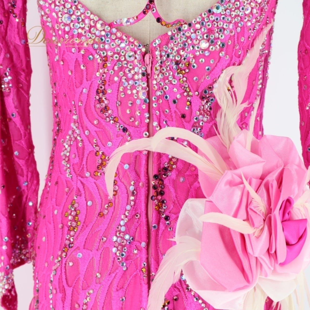 社交ダンス 衣装 Nakagawa ナカガワ ラテン ドレス ワンピース 羽 花 フリル レース 豪華 デモ 競技 ダンス パーティ ピンク系 ホワイト系 パフォーマンス パーティー用 コスチューム