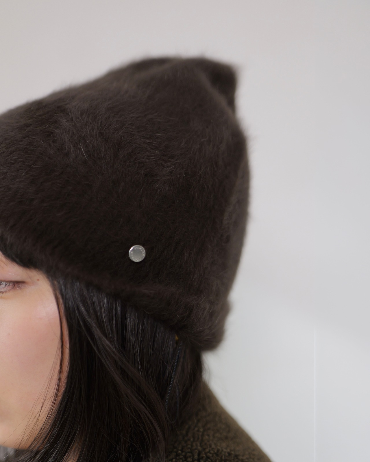 FOURAM - Fox Cashmere Knit Cap ：Brown｜固定ピンブローチ／起毛の陰影