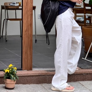 リネンライク薄軽ストレートカジュアルパンツ　0748