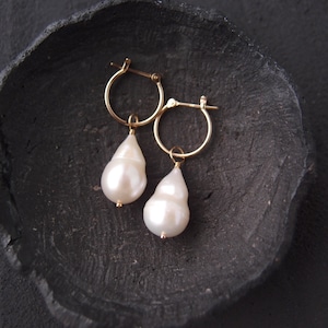 【K10YG】Baby Oyster Pearl Hoop Earrings/ベビーオイスターパール フープピアス