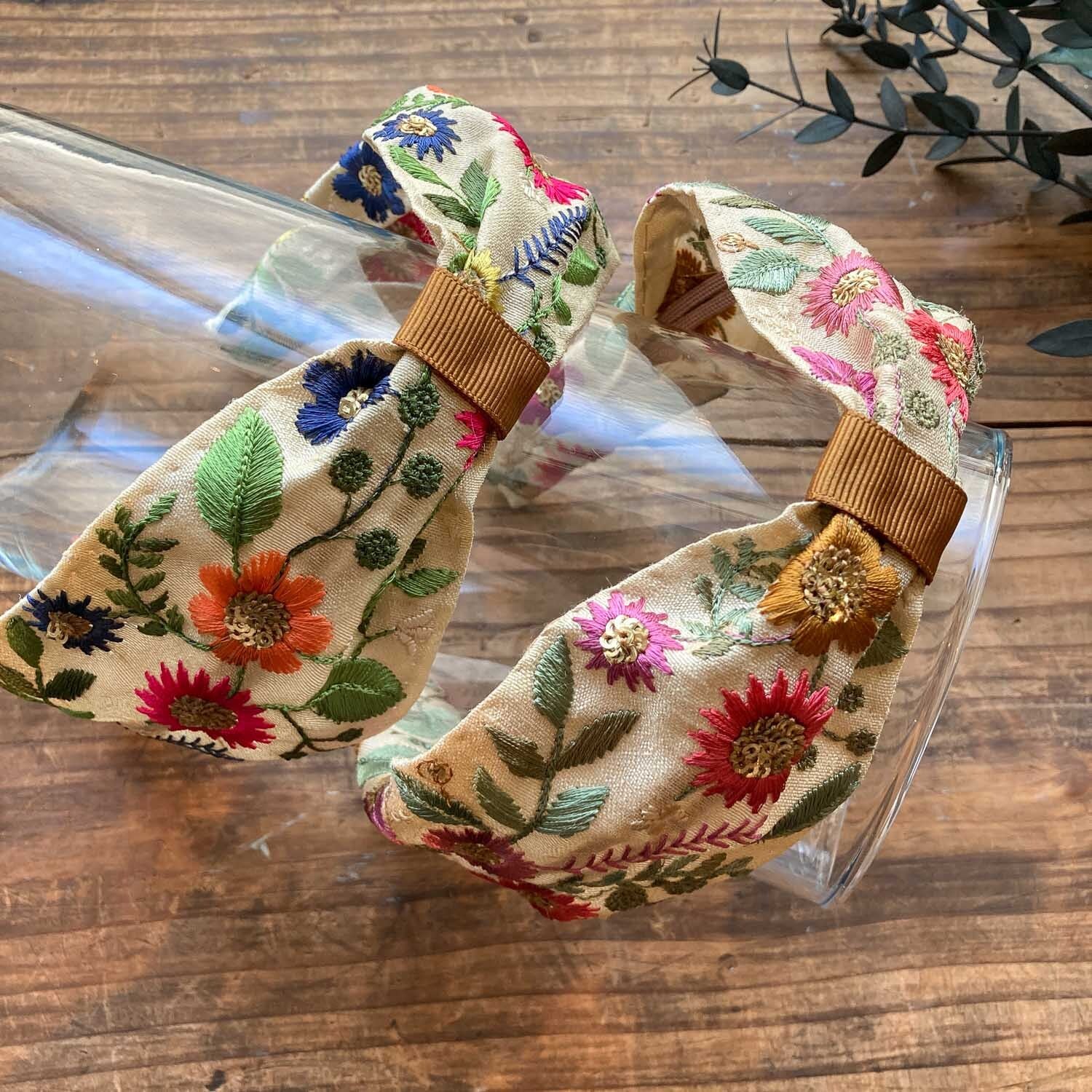 リボン型刺繍リボンカチューシャ | Dua-アクセサリーパーツショップ