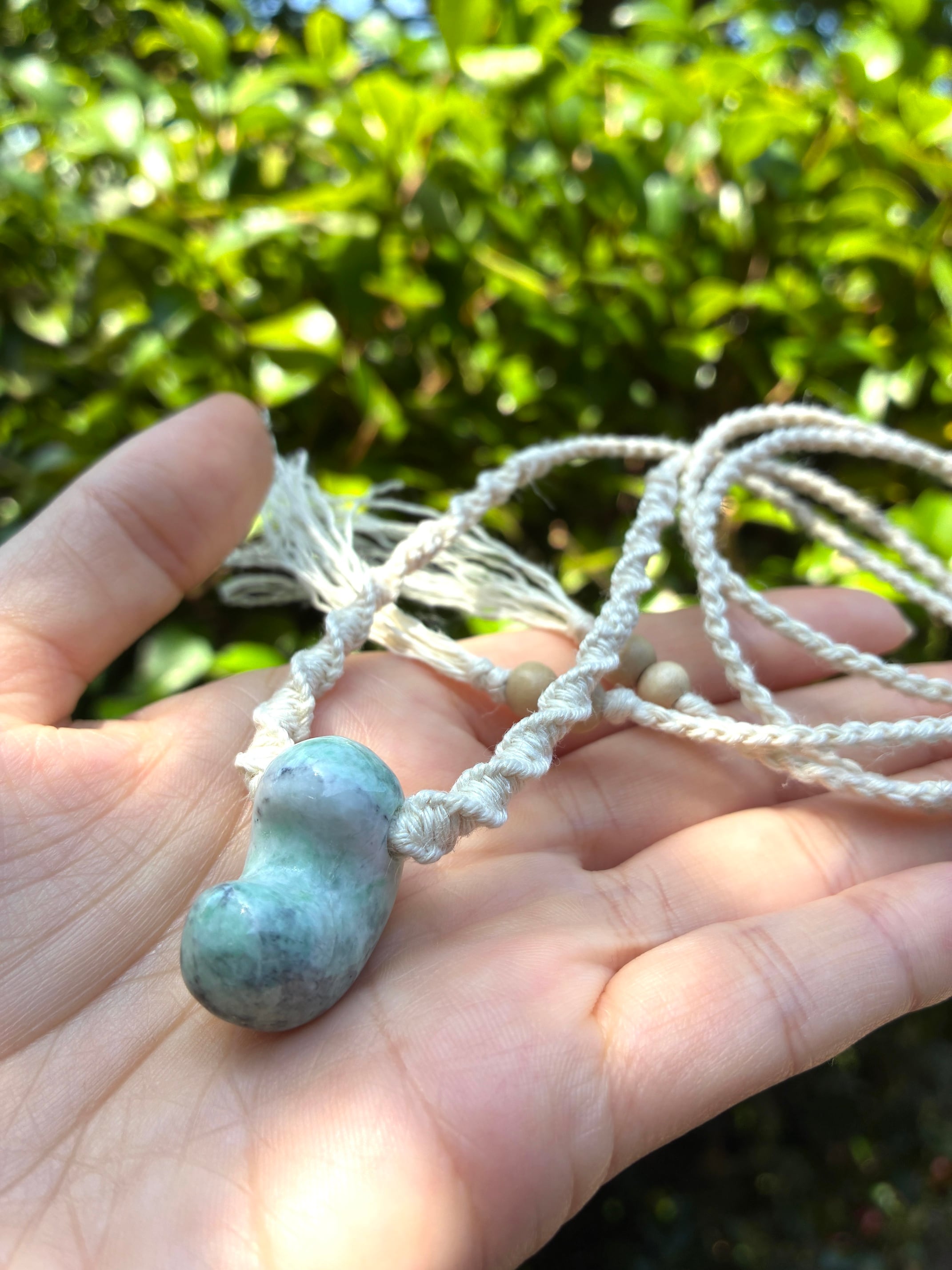 勾玉（糸魚川翡翠）アクセサリーショップ Aquarian Crystals