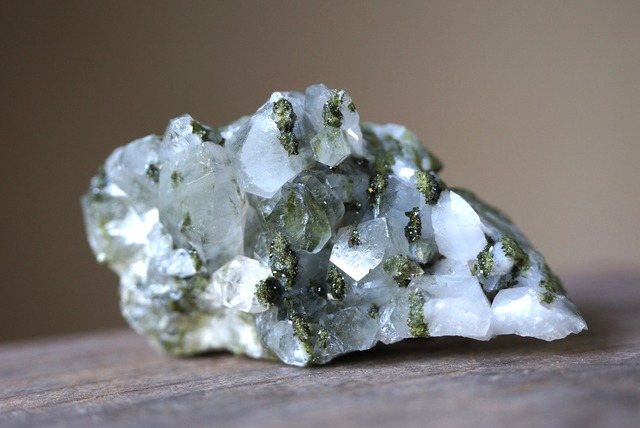 トルコ産クォーツ/エピドート Quartz / Epidote