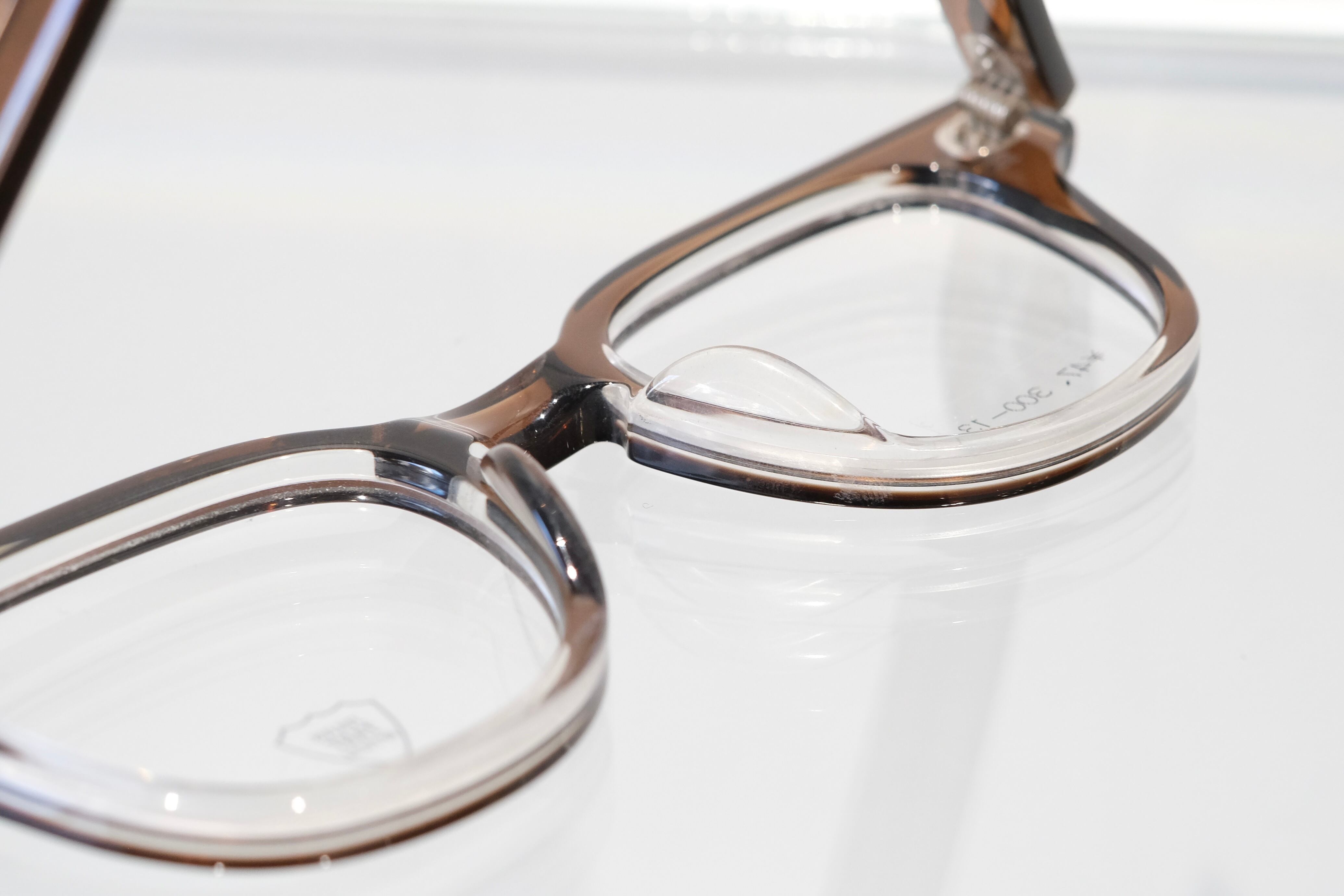JULIUS TART OPTICAL】Bryan Col:BCR | CLAN EYEWEAR