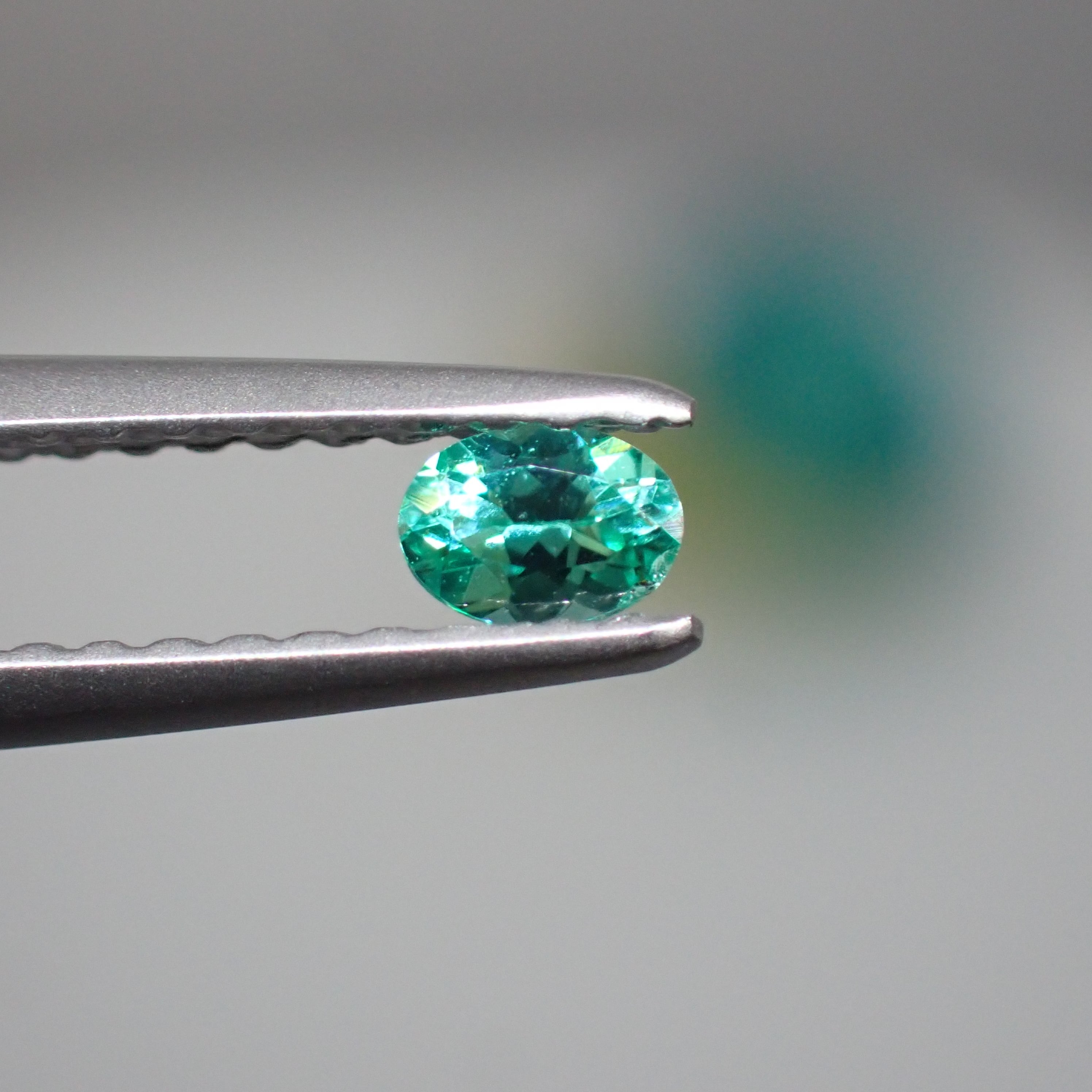 ネオン感◎美しいブルーグリーン！非加熱パライバトルマリン 0.1ct 