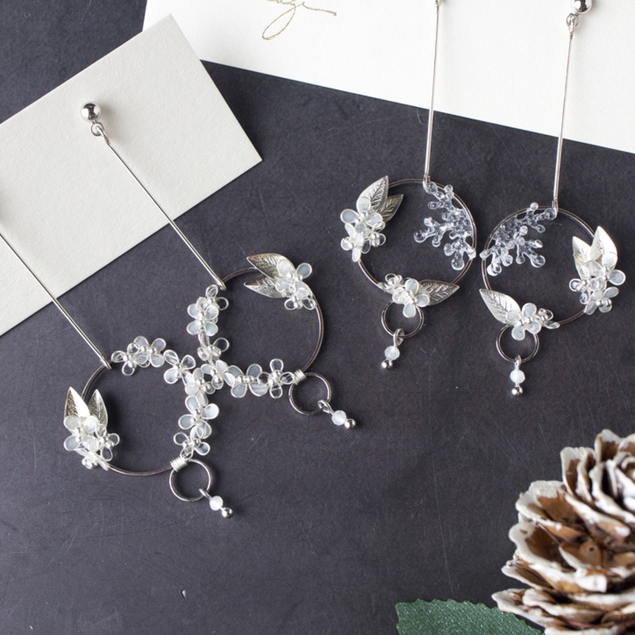 【冬限定】柊の雪飾り -Silver- | ピアス / イヤリング