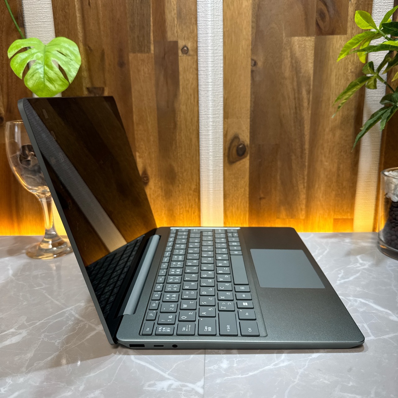 極美品2021年式!Surface Laptop Go2/第11世代/メモリ8GB/SSD256GB/タッチパネル式/ノートパソコン