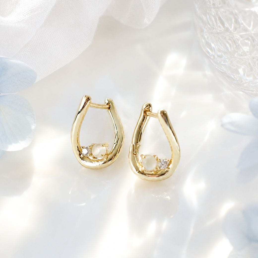 【送料無料】金属アレルギー対応/Twinkle Mother of Pearl Tornado Hoop Pierces